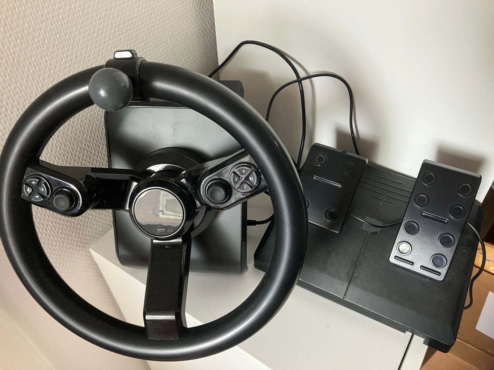 Logitech racestuur en pedalen voor PC (defect stuur), Racestuur, Ophalen of Verzenden, Niet werkend, PC