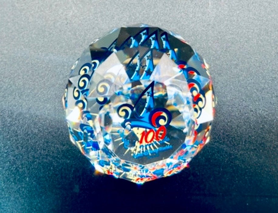ZELDZAAM Swarovski Disney "100 Years of Magic" Paperweight, Ophalen of Verzenden, Zo goed als nieuw, Figuurtje