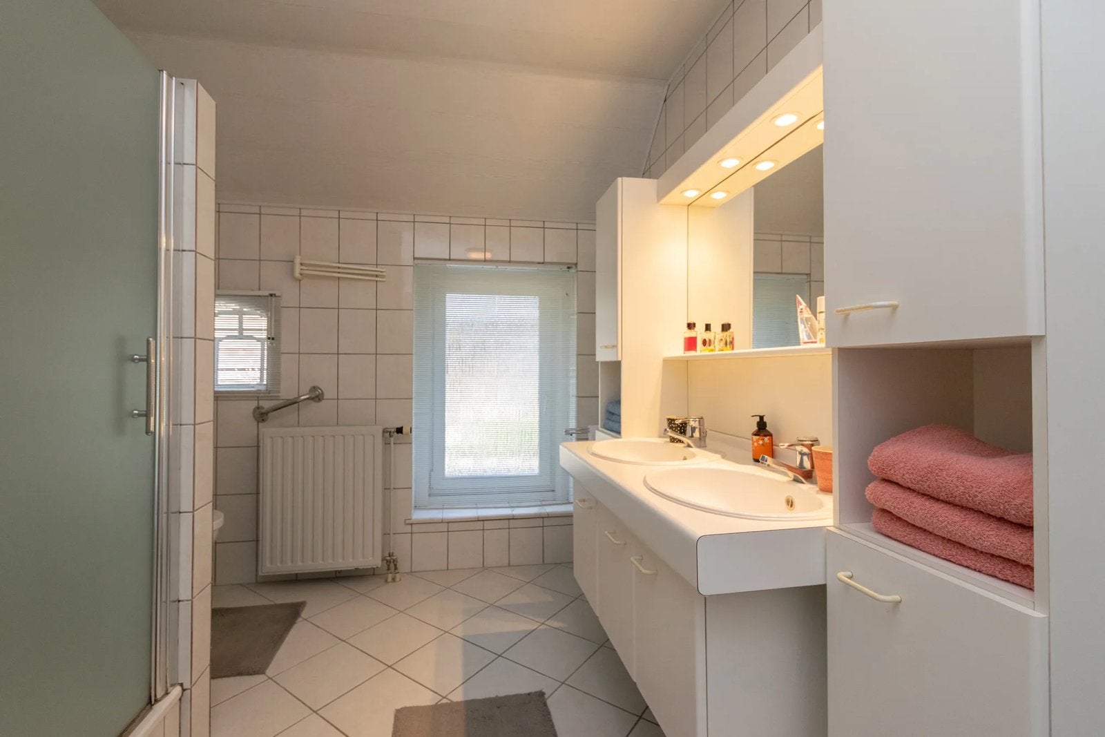 Complete badkamer – dubbel wastafelmeubel, douche & toilet, Huis en Inrichting, Ophalen, Gebruikt