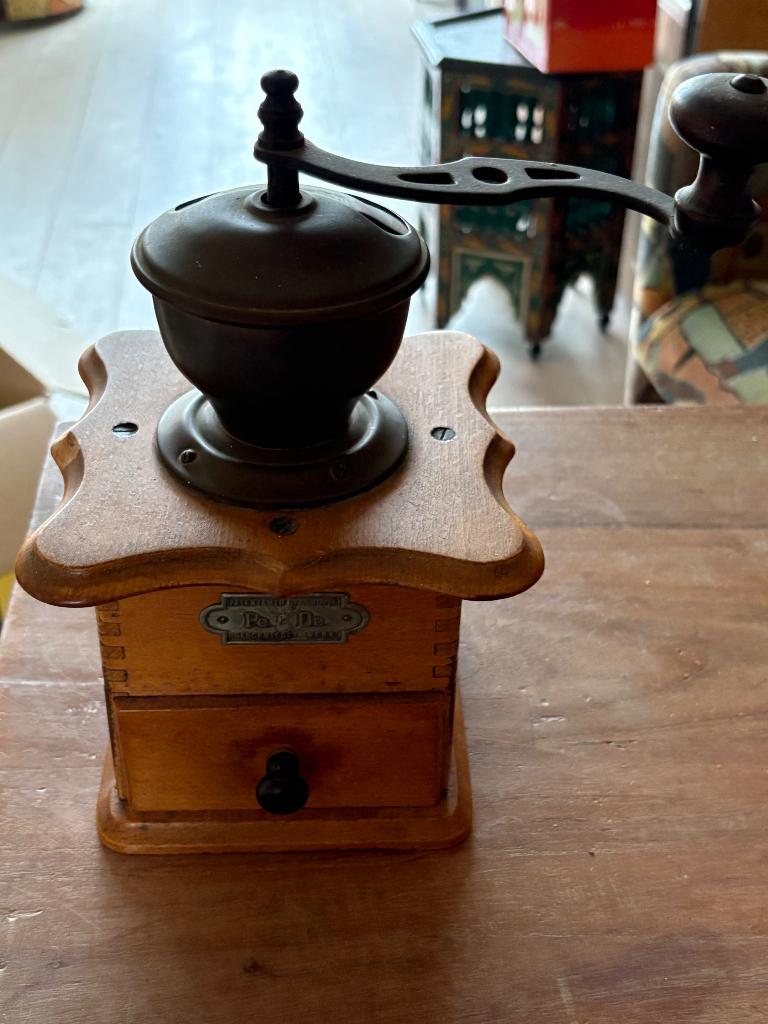 Pede Oude koffiemolen handbediening, Ophalen of Verzenden