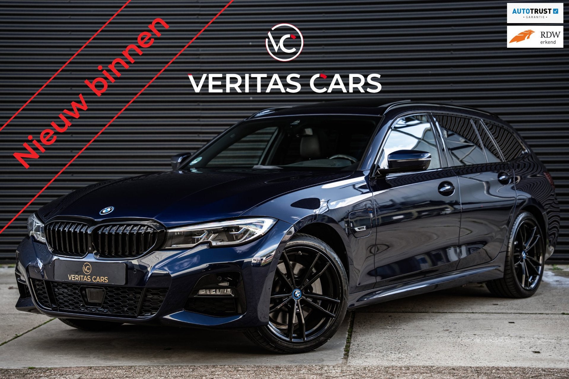 BMW 3-serie Touring 330e xDrive M-Pakket 292PK|Pano|360°|HU, Auto's, 1998 cc, Gebruikt, Euro 6, 4 cilinders