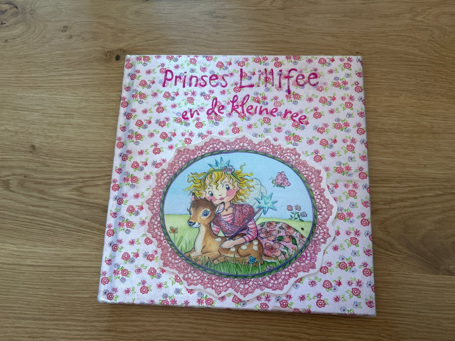 Prinses Lillifee en de kleine ree - Hardcover, Meisje, Ophalen of Verzenden, Zo goed als nieuw, Voorleesboek