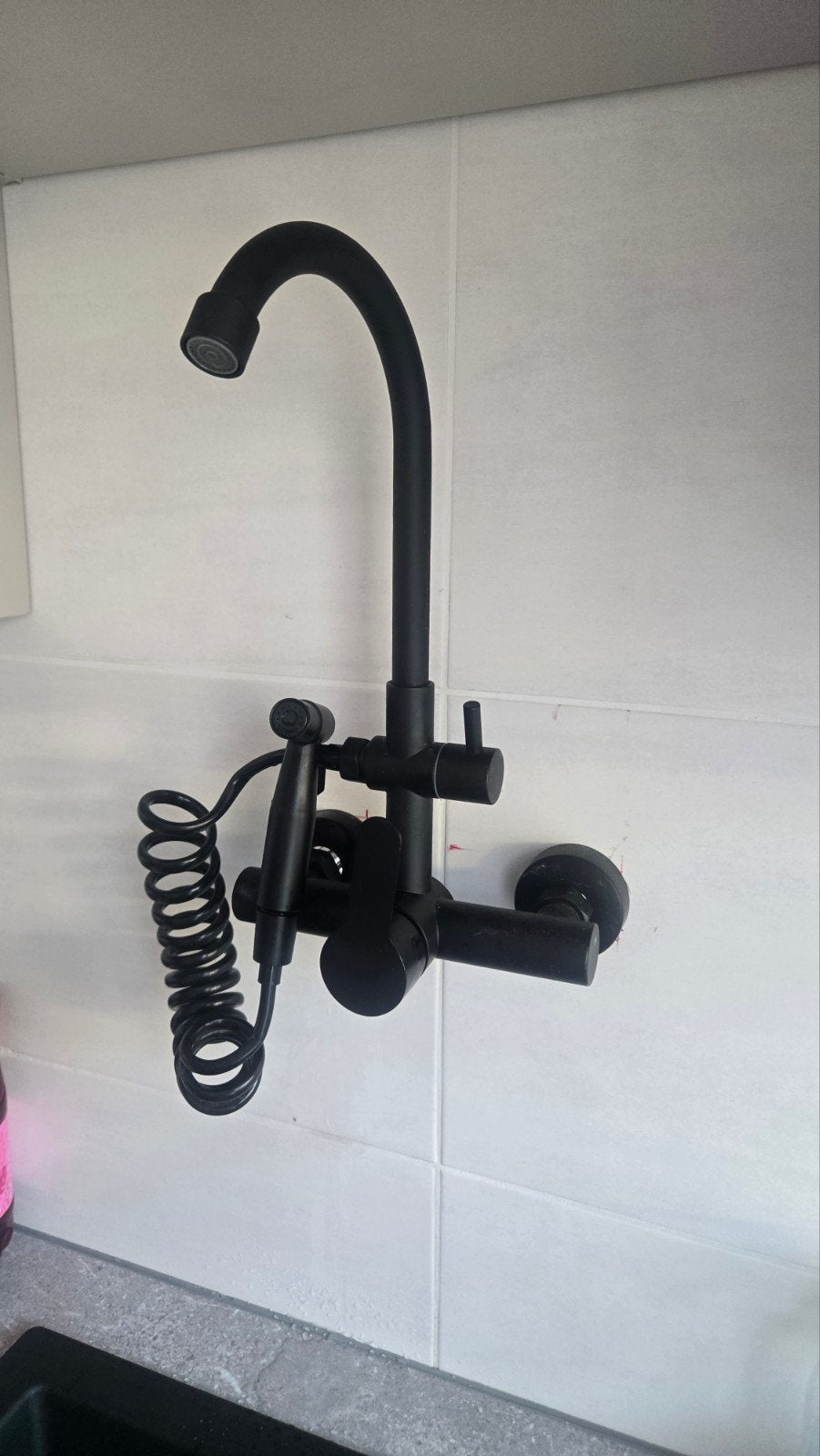 Wandkraan met handdouche - Mat Zwart, Overige typen, Nieuw, Ophalen of Verzenden, Zwart