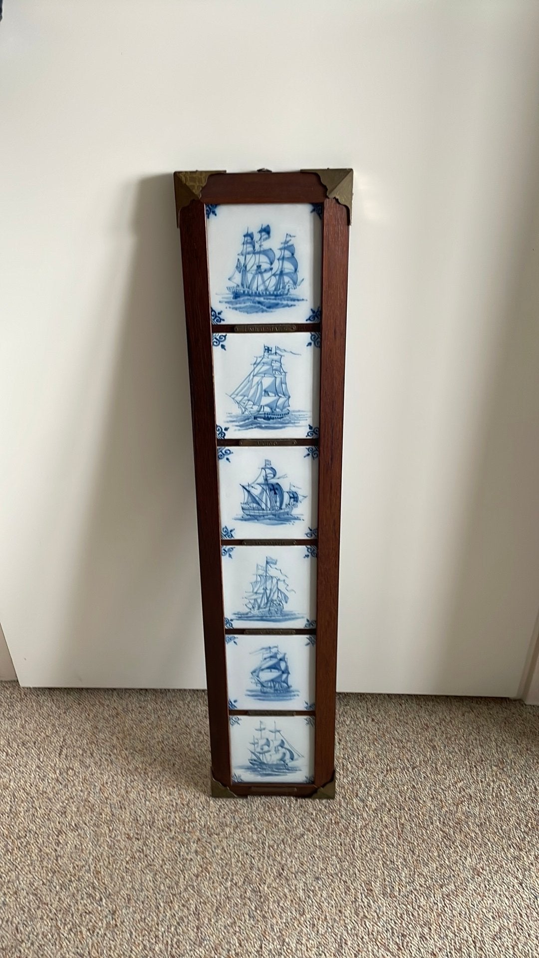 Tegeltjes wit/ blauw van zeilschepen., Ophalen