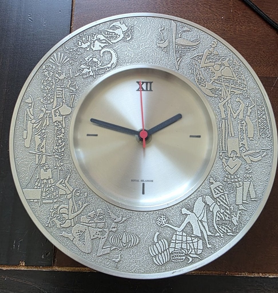Royal Selangor Pewter Wandklok - Tin Reliëf (Prachtig), Antiek en Kunst, Ophalen of Verzenden