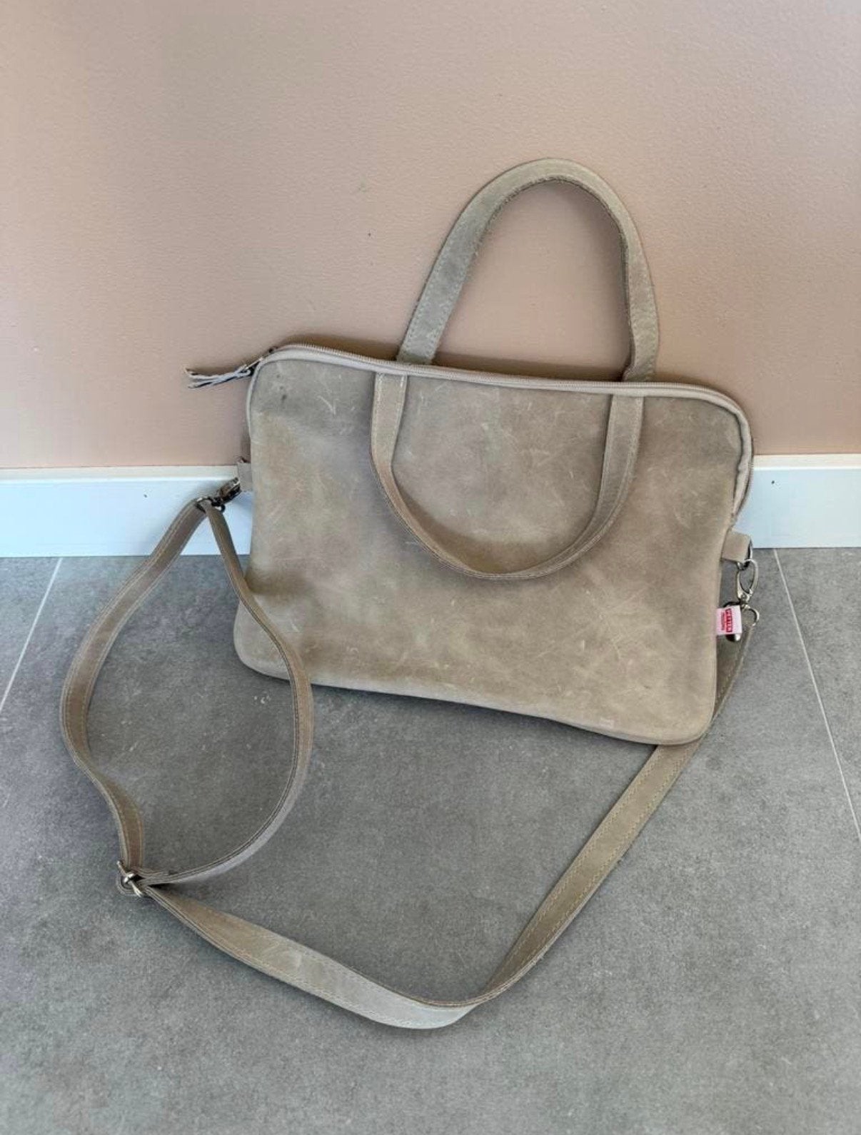 Petter Creations handgemaakte leren laptoptas, Ophalen of Verzenden, Zo goed als nieuw, Beige, Overige typen