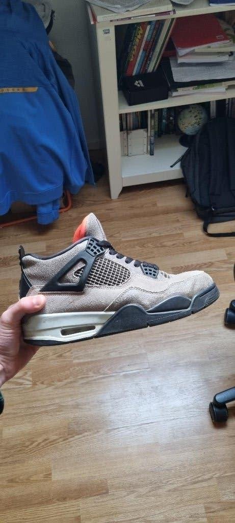 Nike Jordan 4's, Bruin, Ophalen of Verzenden, Jordan, Sneakers of Gympen