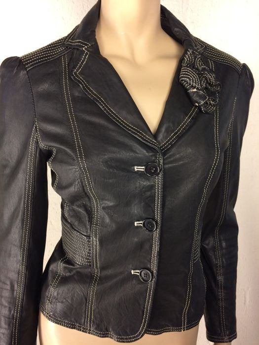 Moschino Cheap & Chic - Leren getailleerd jasje, Kleding | Dames, Jassen | Winter, Verzenden, Zo goed als nieuw, Maat 36 (S), Zwart