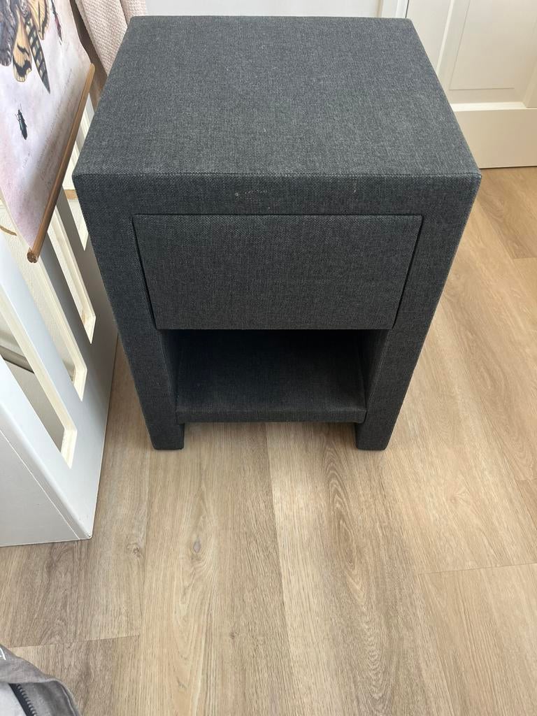 2 nachtkastjes Swiss Sense, Ophalen, Overige materialen, Gebruikt, 55 tot 70 cm