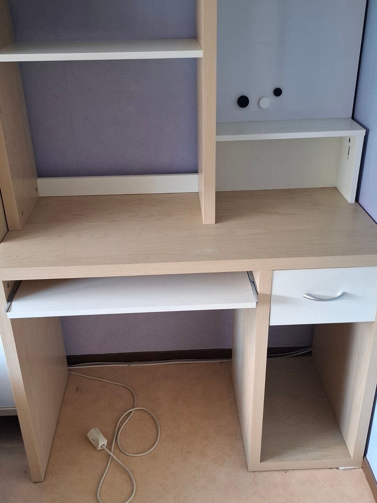 Ikea bureau.Met links magneetbord.Goede staat, Ophalen, Gebruikt