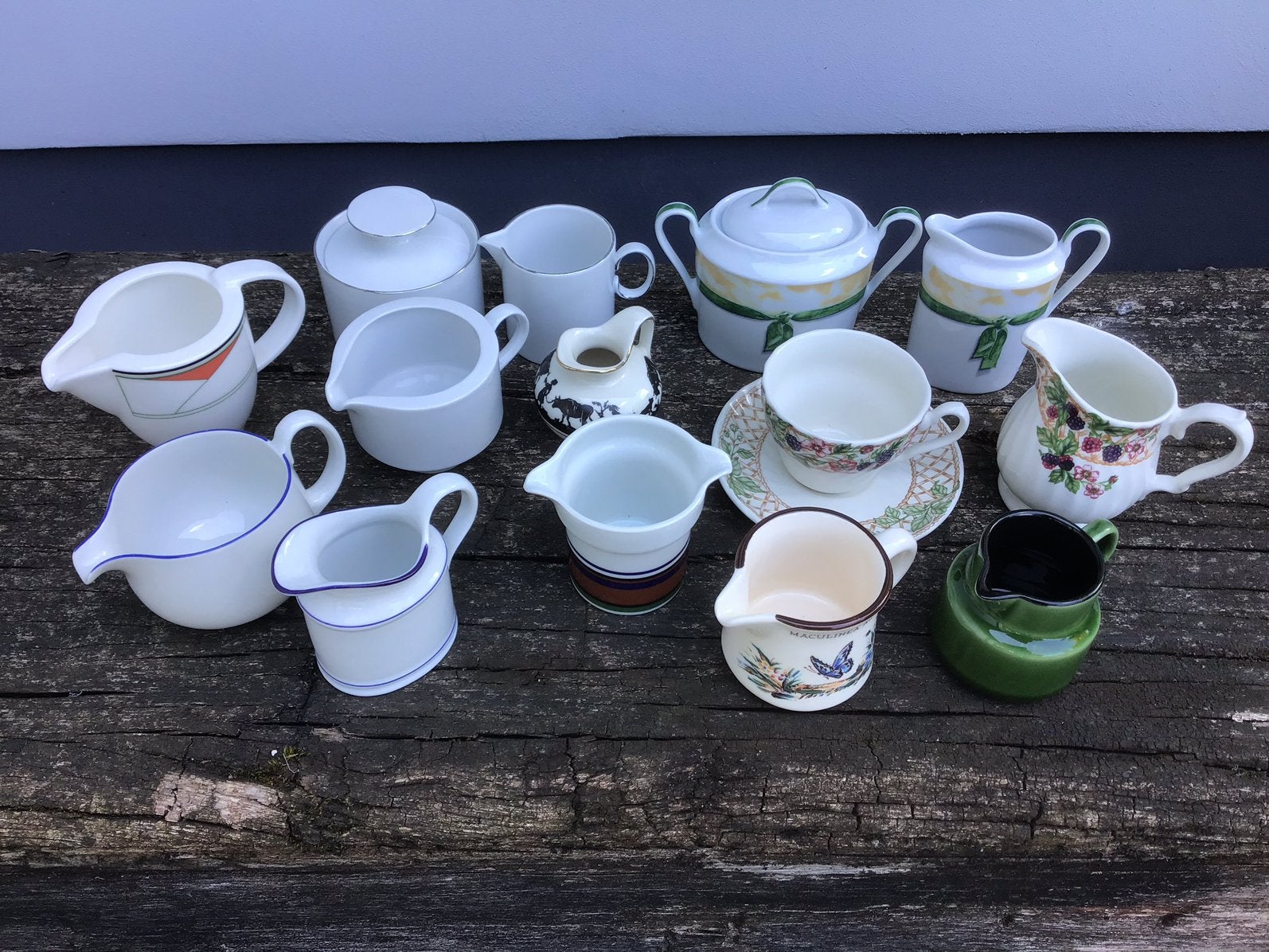 Roomstelletjes - Roomkannetjes - kop en schotel - gemerkt, Huis en Inrichting, Keuken | Servies, Kop(pen) en/of Schotel(s), Overige stijlen
