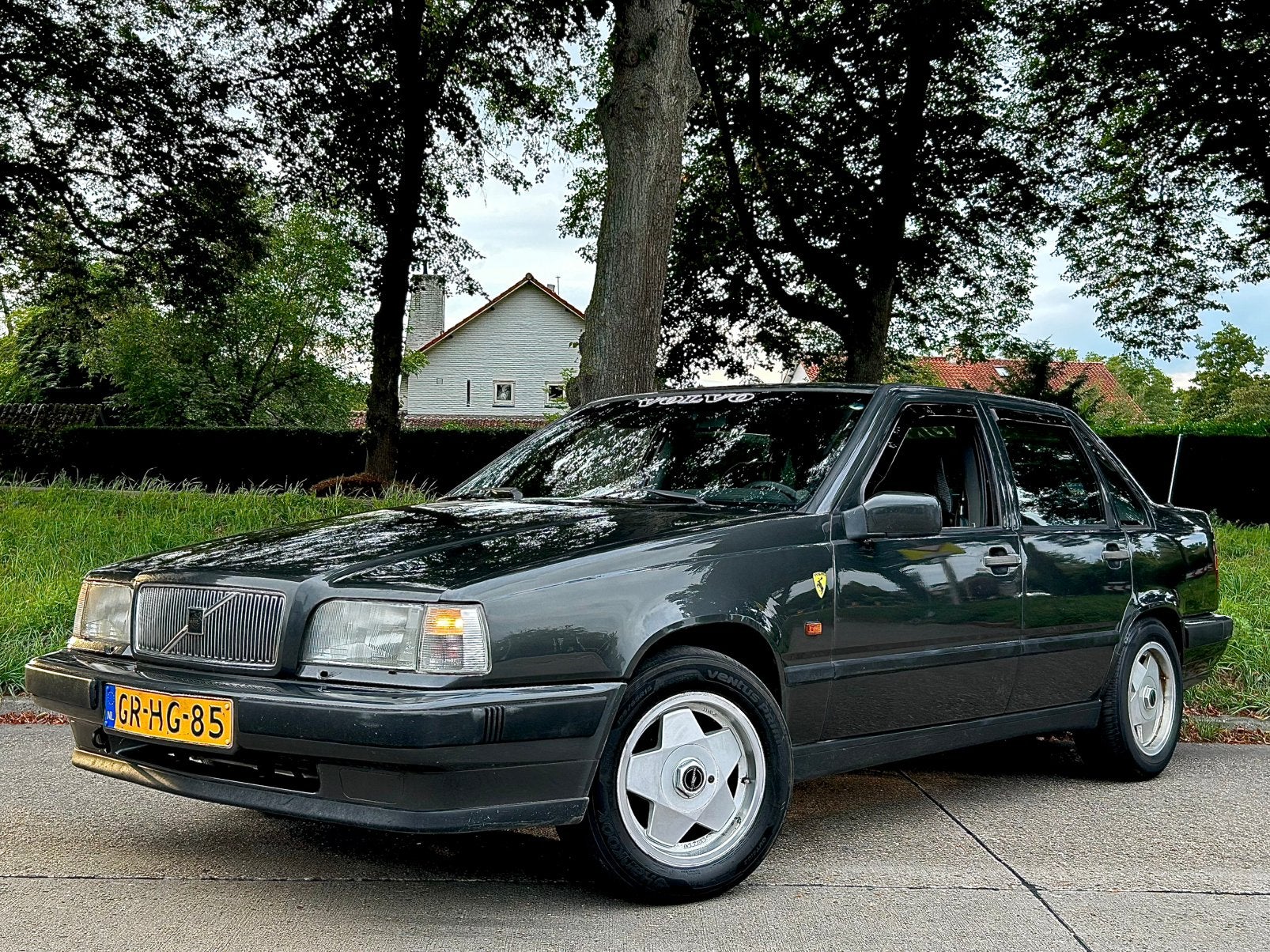 Volvo 850 2.5 GLE / Borbet-LMV / StoelVW / Airco / Half-Leer, Auto's, Voorwielaandrijving, Zwart, Leder en Stof, Origineel Nederlands