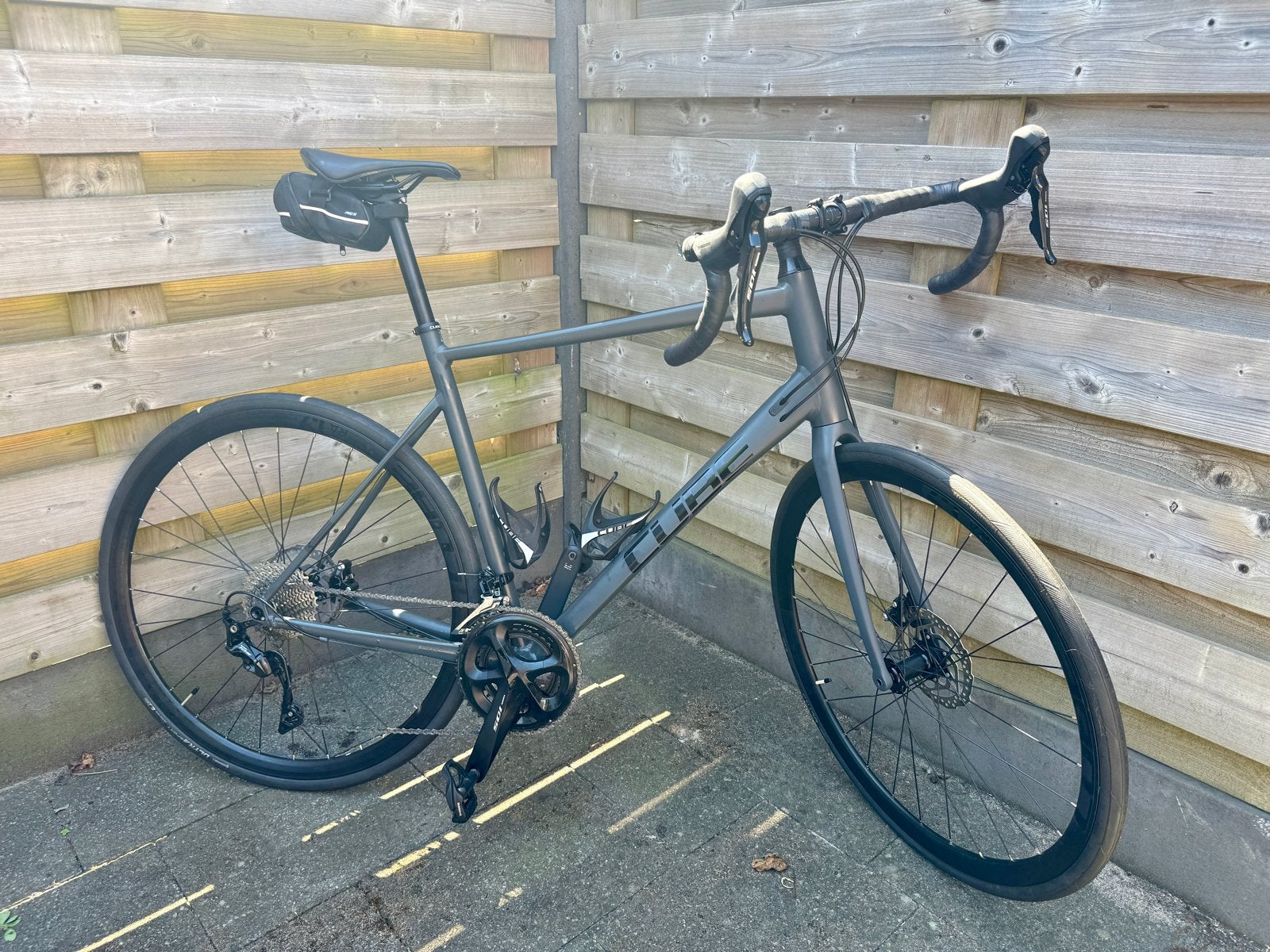 CUBE Attain SLX 2023 Grey’n’Black maat 60 – Shimano 105, 28 inch, Heren, Aluminium, Zo goed als nieuw