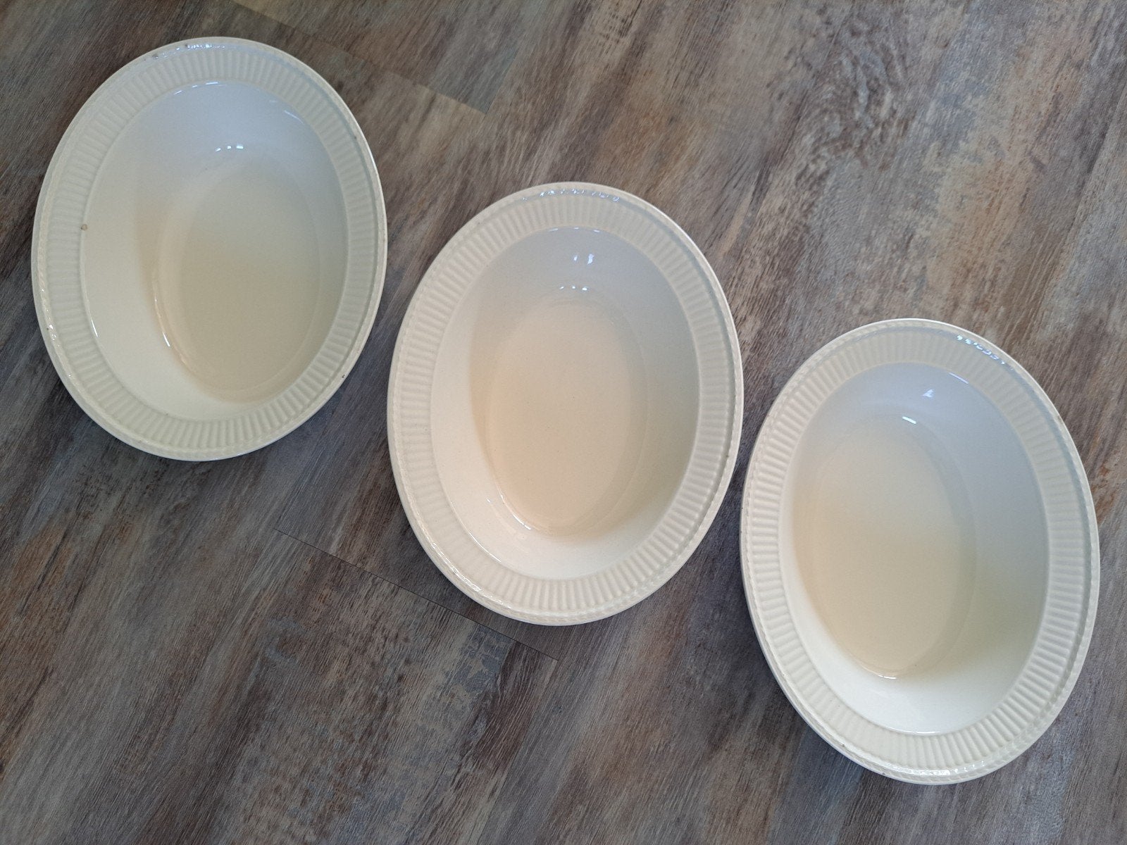 3 Wedgwood Edme Groenteschalen - 27 cm, samen € 50, Huis en Inrichting, Keuken | Servies, Gebruikt, Ophalen of Verzenden, Schaal of Schalen