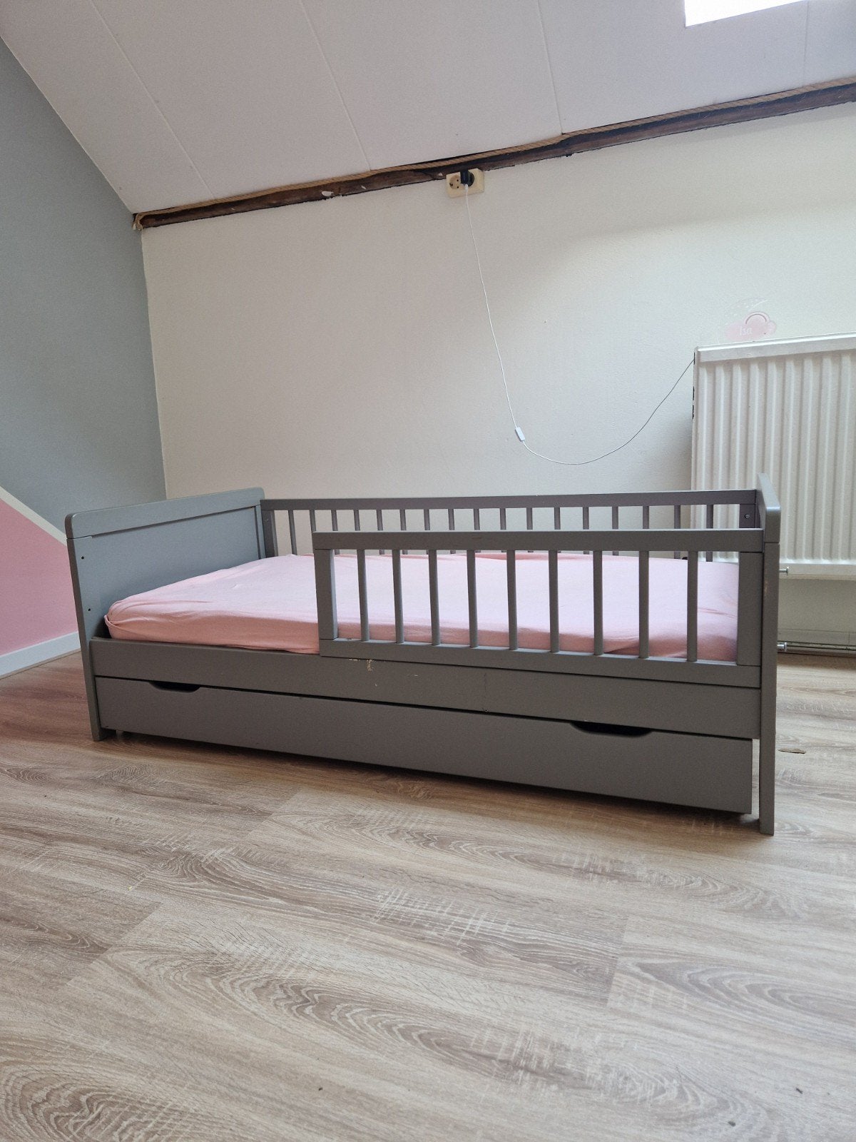 Petite Amélie peuterbed, Kinderen en Baby's, Kinderkamer | Bedden, Ophalen, Gebruikt, 70 tot 85 cm, 140 tot 160 cm