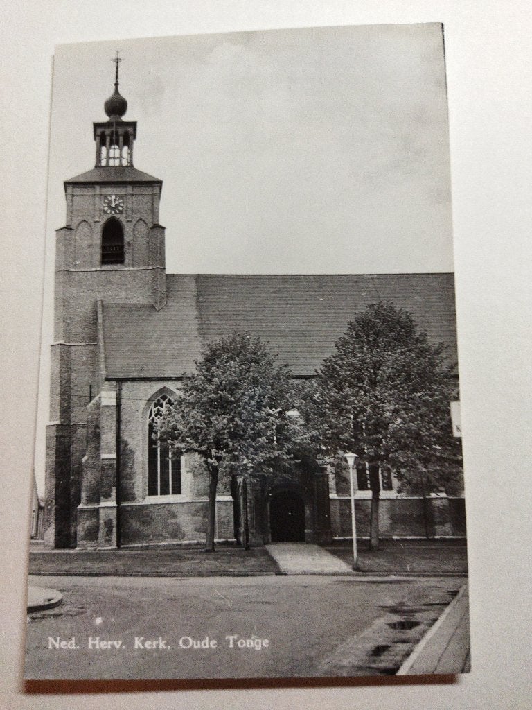 Ansichtkaart Oude Tonge Ned Herv Kerk zijaanzicht, Ophalen of Verzenden, 1960 tot 1980, Ongelopen, Zuid-Holland