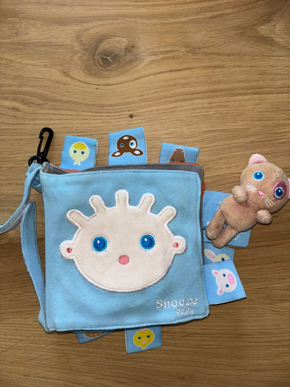 Snoozebaby stoffen boekje met beer, knisper en piep, Ophalen of Verzenden, Zo goed als nieuw, Overige typen