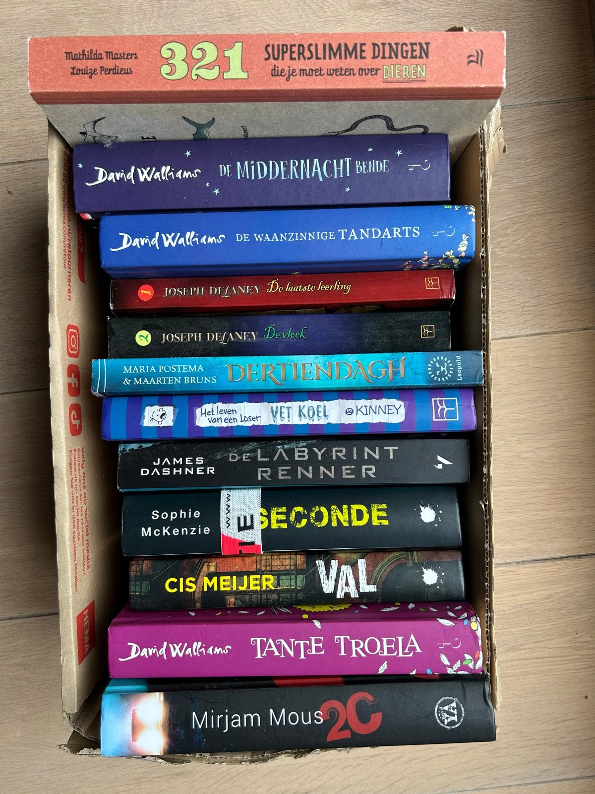 12 toptitels: David Walliams, Mirjam Mous, Cis Meijer, …etc, Ophalen of Verzenden, Zo goed als nieuw, Fictie