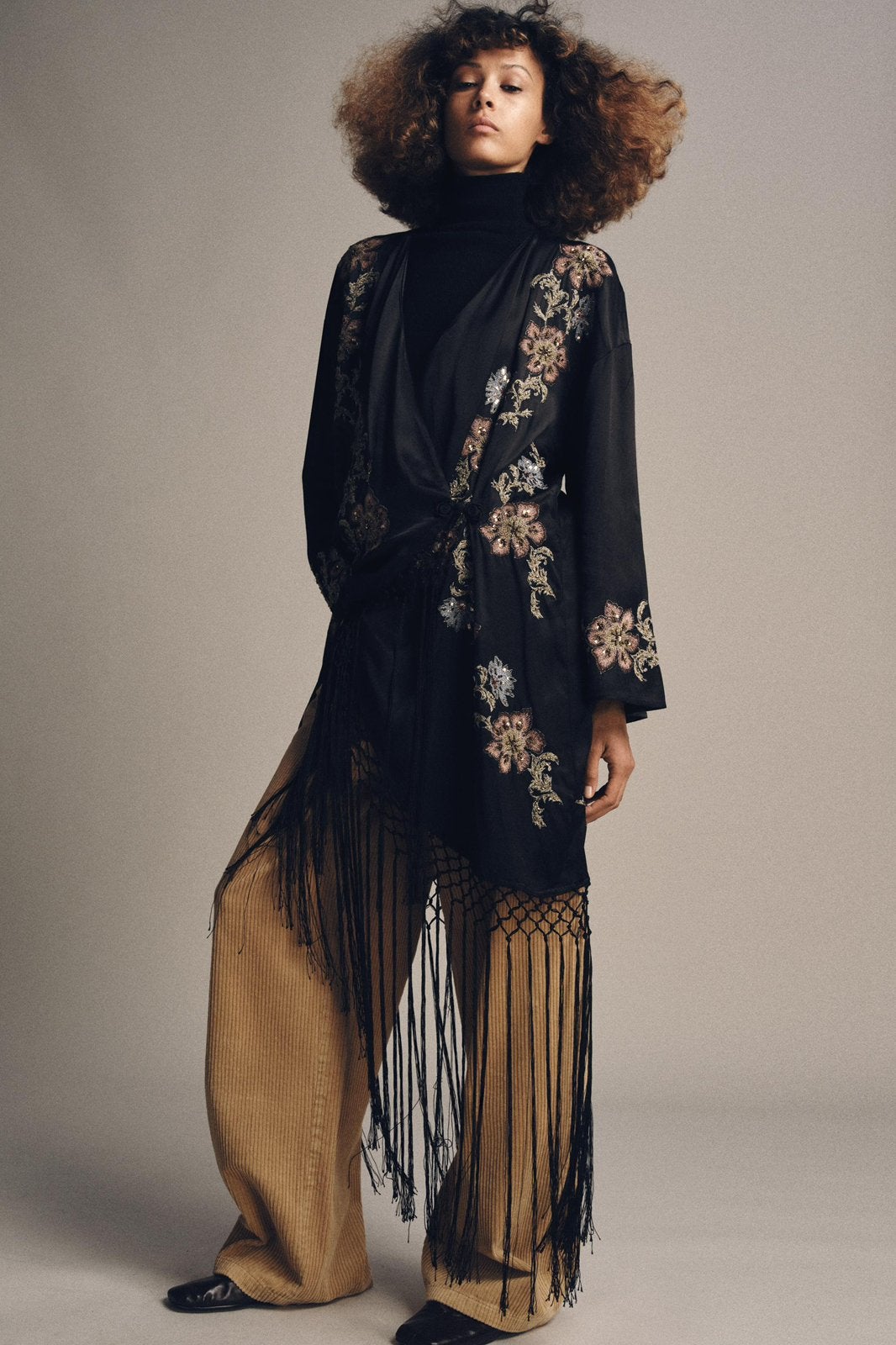 Zara Limited Edition Kimono geborduurd Nieuw Zara broderie, Kleding | Dames, Overige typen, Maat 42/44 (L), Nieuw, Ophalen of Verzenden
