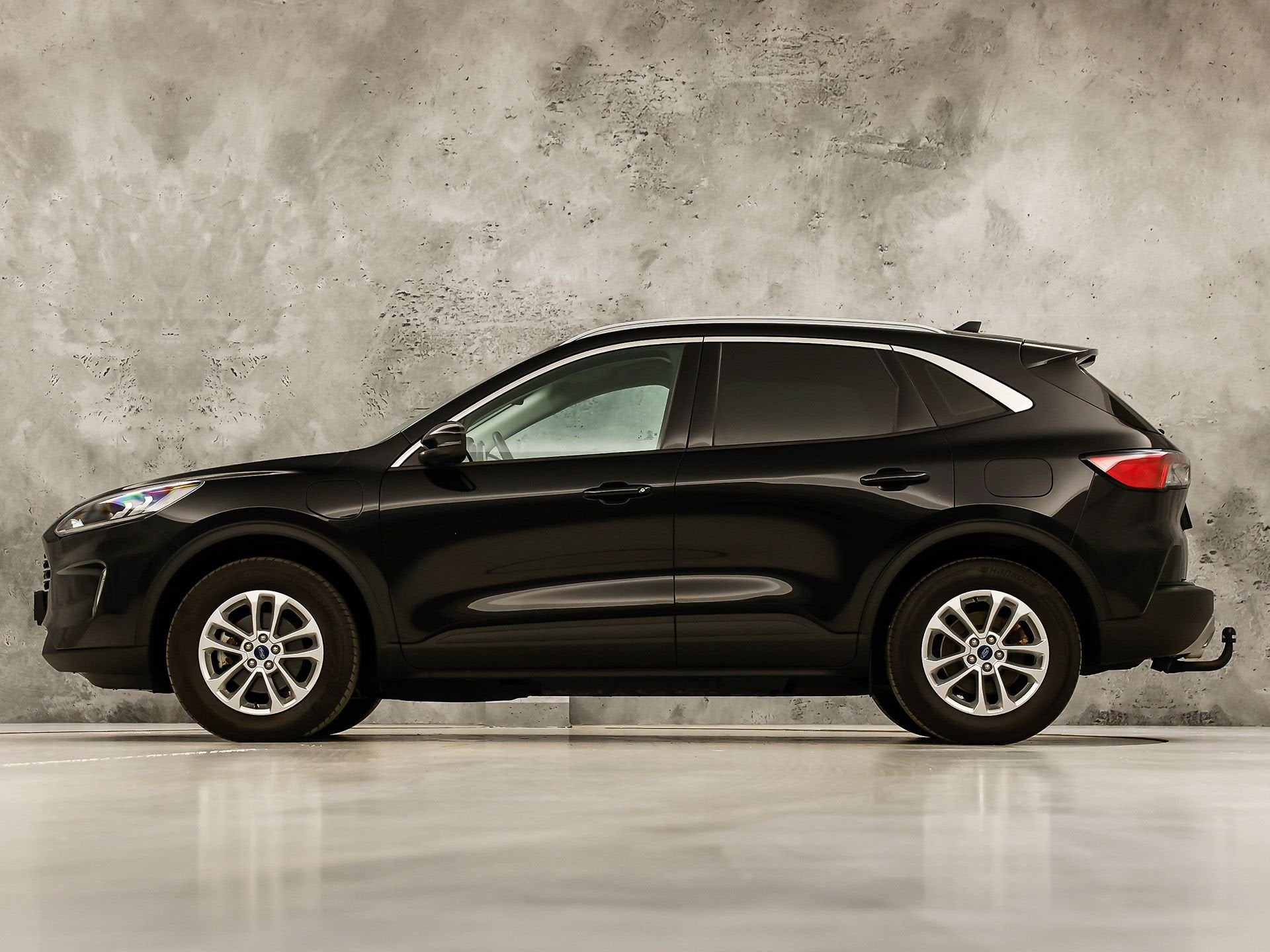 Ford Kuga 2.5 PHEV Titanium Sport 225Pk Automaat (VIRTUAL CO, Auto's, 12 maanden, Stof, Gebruikt, Zwart