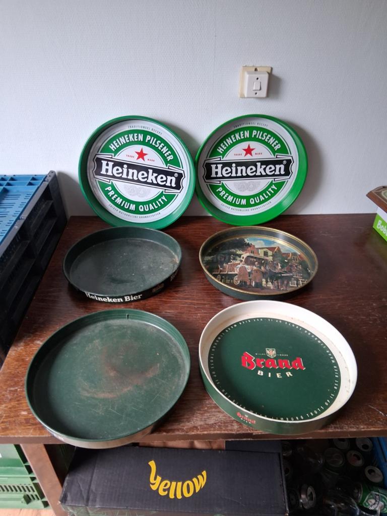 Brand Bier dienblad - plastic en 4 metalen dienbladen van He, Ophalen of Verzenden, Gebruikt, Overige typen, Brand