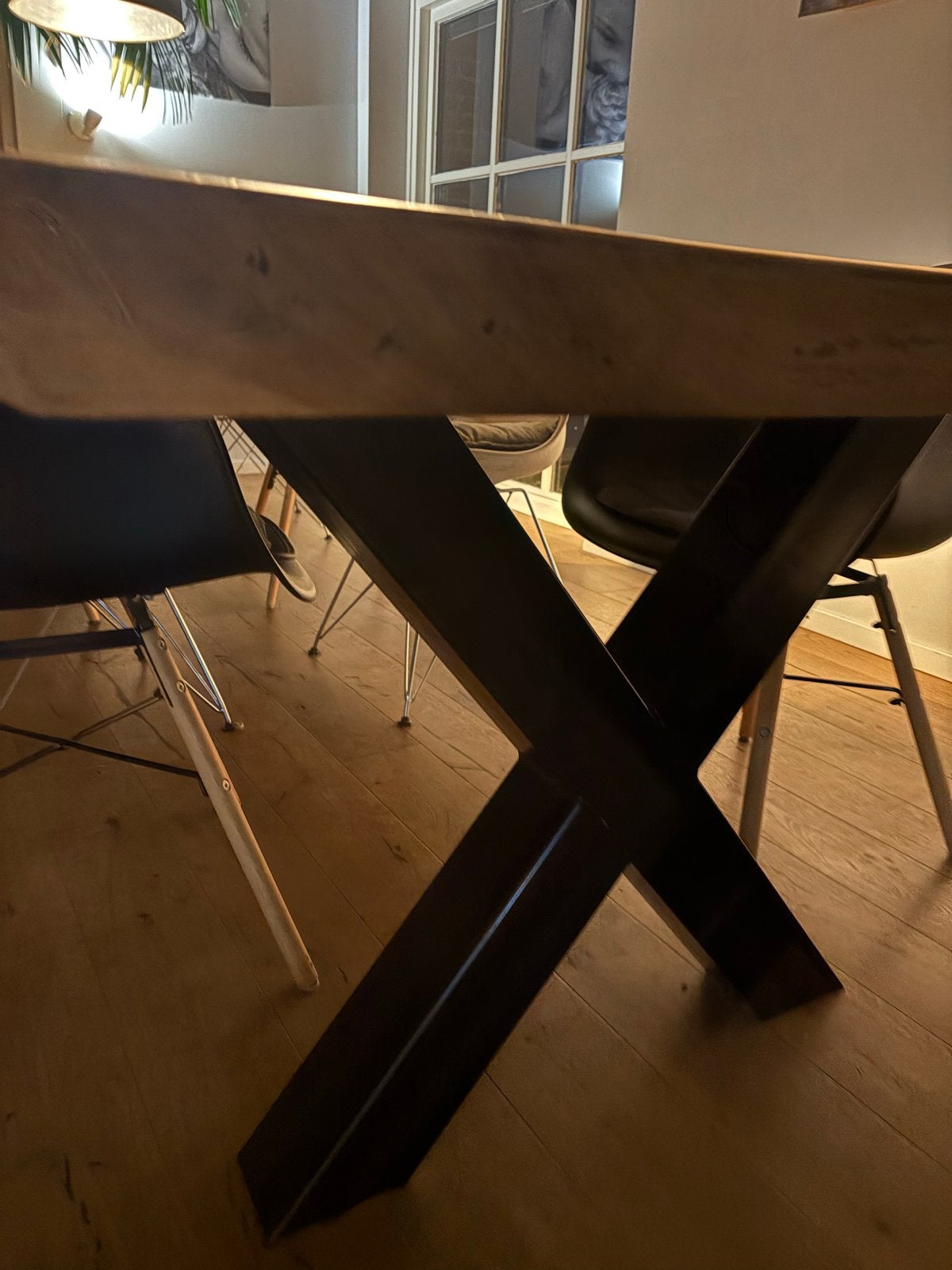 Foto 5 van Massieve suar boomstam eettafel  3,5 mtr 9cm dik!