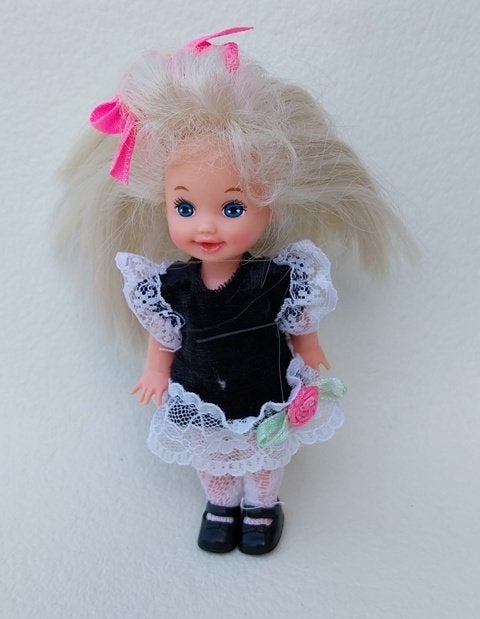 Shelly (Barbie) popje, Kinderen en Baby's, Speelgoed | Poppen, Zo goed als nieuw, Barbie, Ophalen of Verzenden