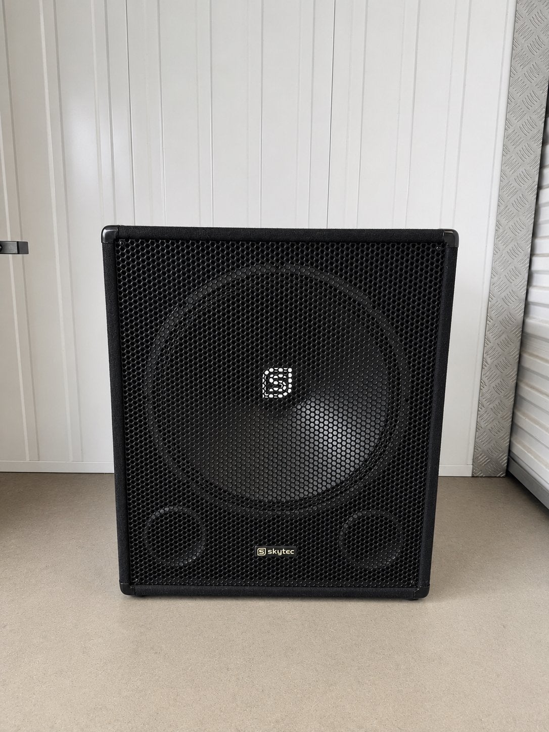 Skytec / Vonyx SMWA18 18 inch 1000W Actieve Subwoofer, Gebruikt, Subwoofer, Basreflex, Ophalen