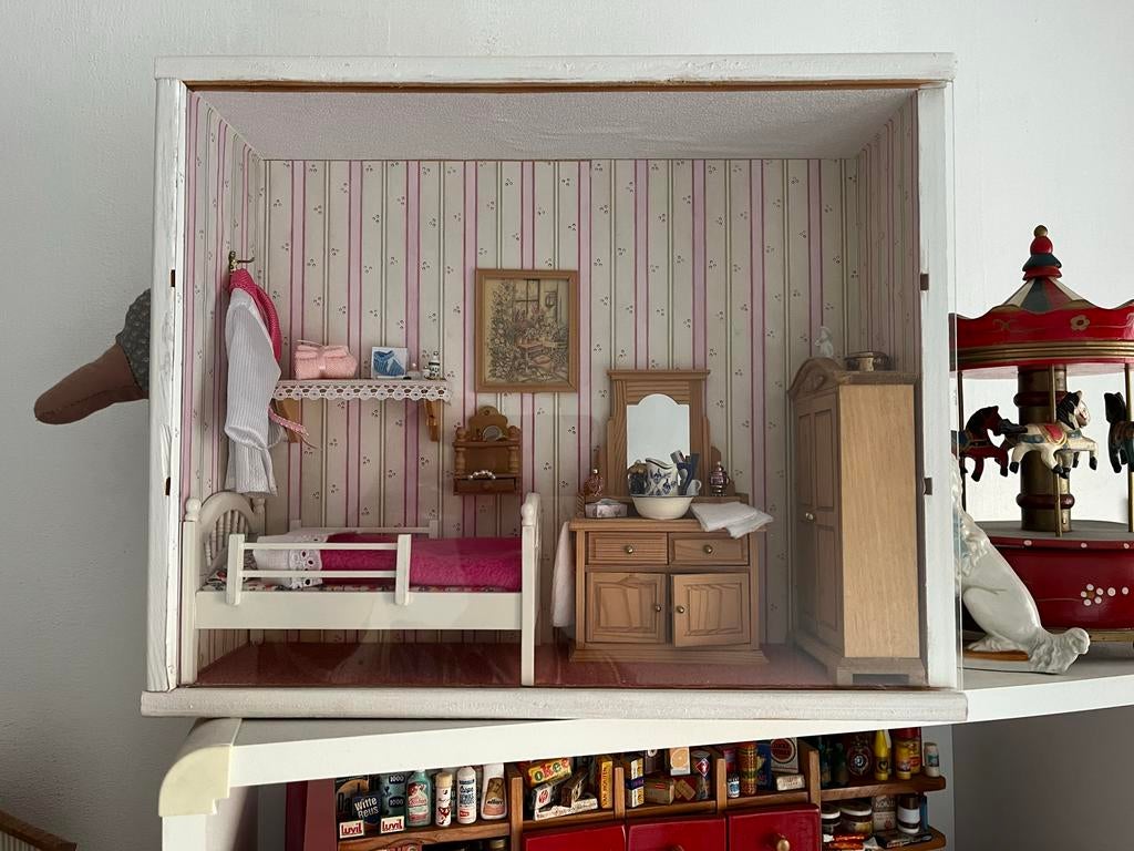 Collectie Poppenhuisjes, Kijkkastjes en Miniaturen, Ophalen, Zo goed als nieuw, Poppenhuis