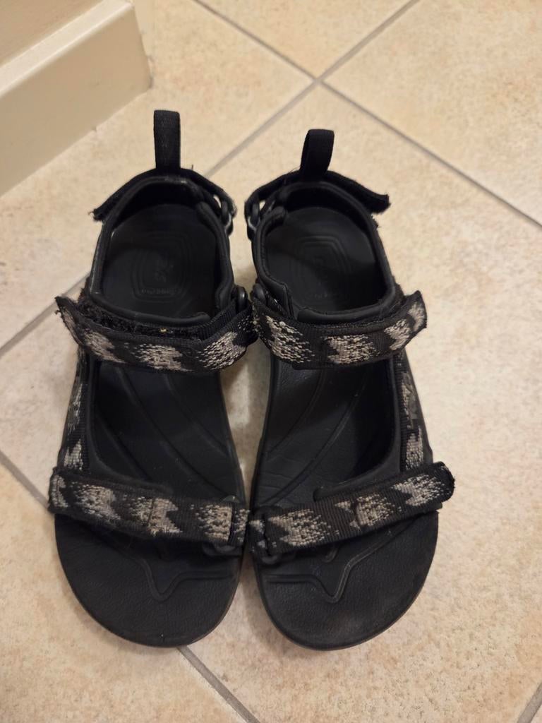 Teva sandalen maat 32, Kinderen en Baby's, Kinderkleding | Schoenen en Sokken, Gebruikt, Jongen of Meisje, Overige typen, Teva