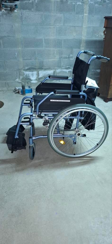 Inklapbare rolstoel met massieve banden. Zitvlak 46 cm breed, Ophalen, Inklapbaar, Gebruikt, Duwrolstoel