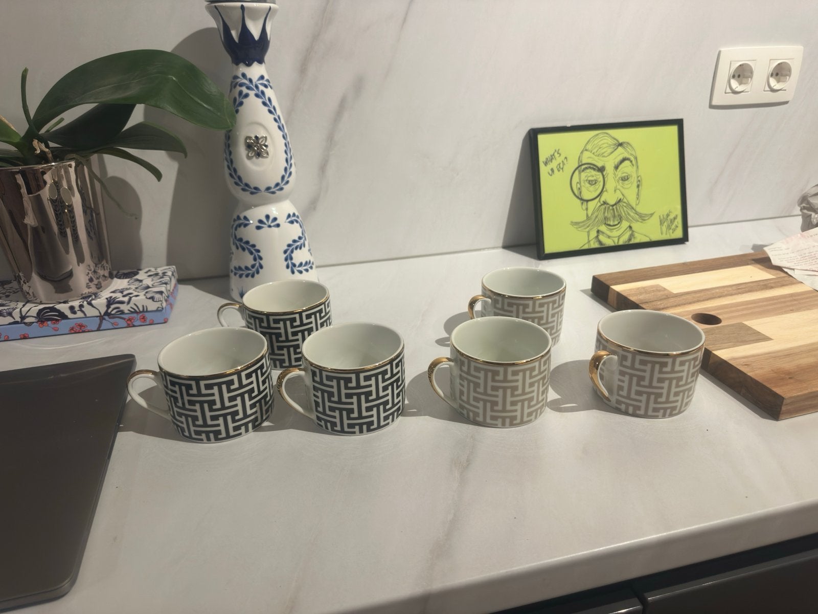 GLOEDNIEUW H&M Home Mokken - 6 Stuks Beige en Zwart, Ophalen, Overige merken, Keramiek, Mok