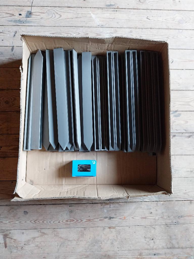 35 stuks ECO paaltjes voor borderrand ., Ophalen, Kunststof, Nieuw, Minder dan 25 cm