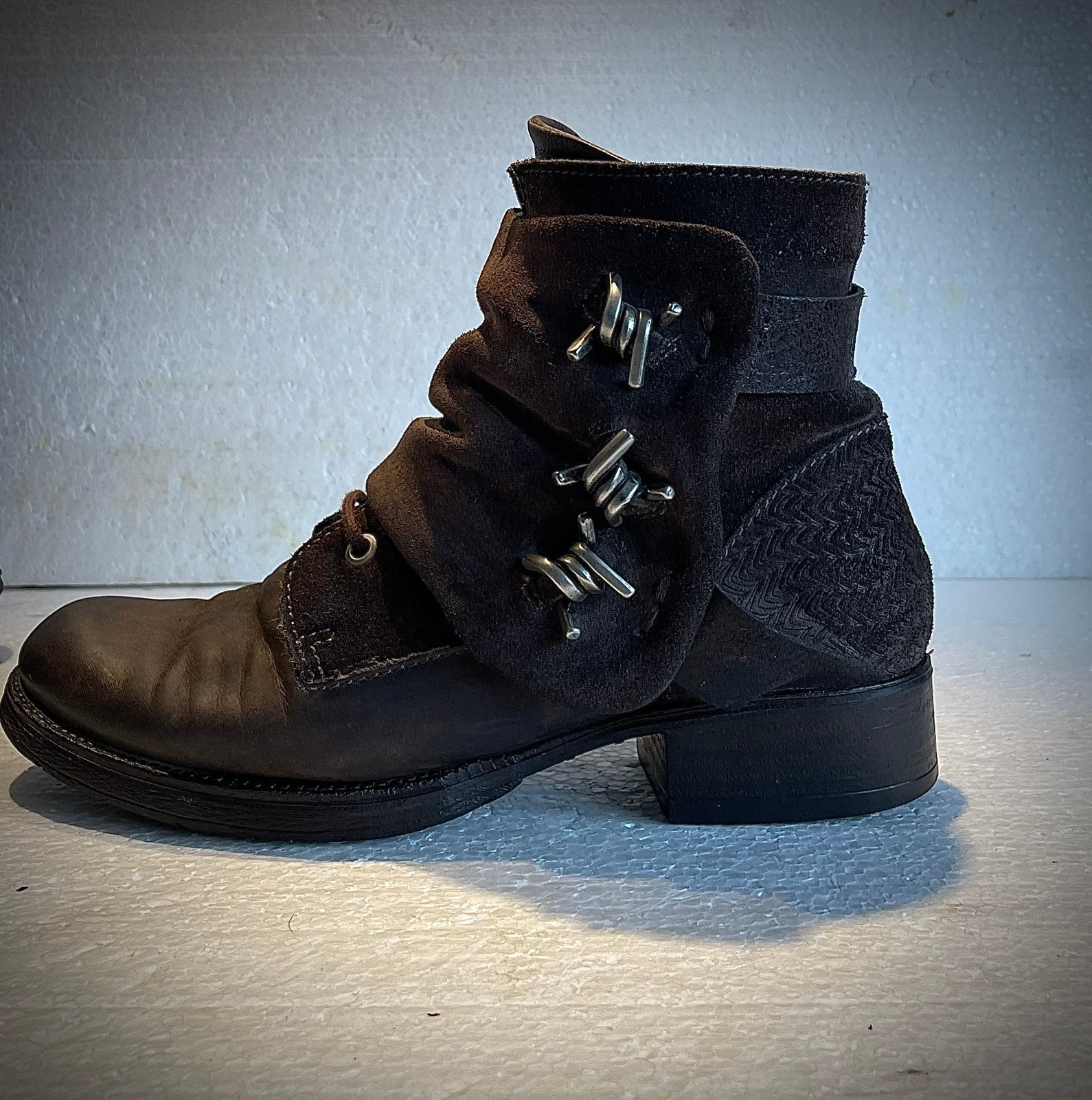 Sommerkind gothic design enkel laarzen met mooie details 38, Kleding | Dames, Ophalen of Verzenden, Bruin, Lage of Enkellaarzen