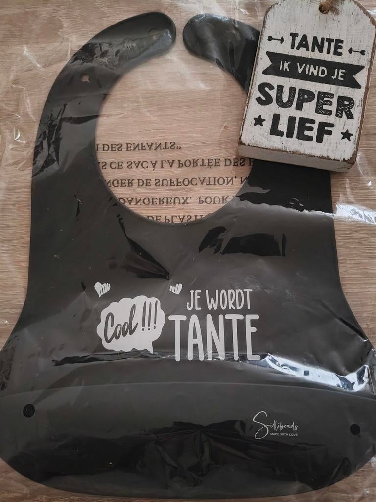 Slabbetje 'Je wordt Tante' met houten label 'Super Lief', Ophalen, Nieuw, Kraamcadeau