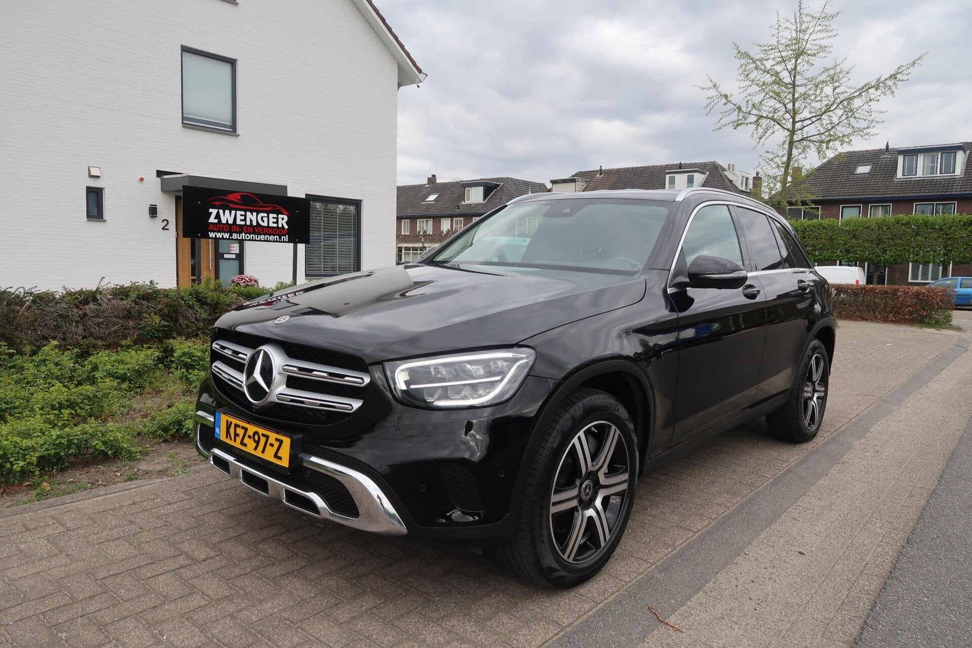 Mercedes GLC-klasse 300e 4MATIC BTW|TREKHAAK|360CAMERA|CARPL, Auto's, Mercedes-Benz, Automaat, Stof, Gebruikt, 4 cilinders