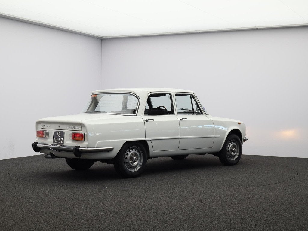 Alfa romeo Giulia super nuova 1300, Auto's, Stof, Zwart, Wit, Bedrijf