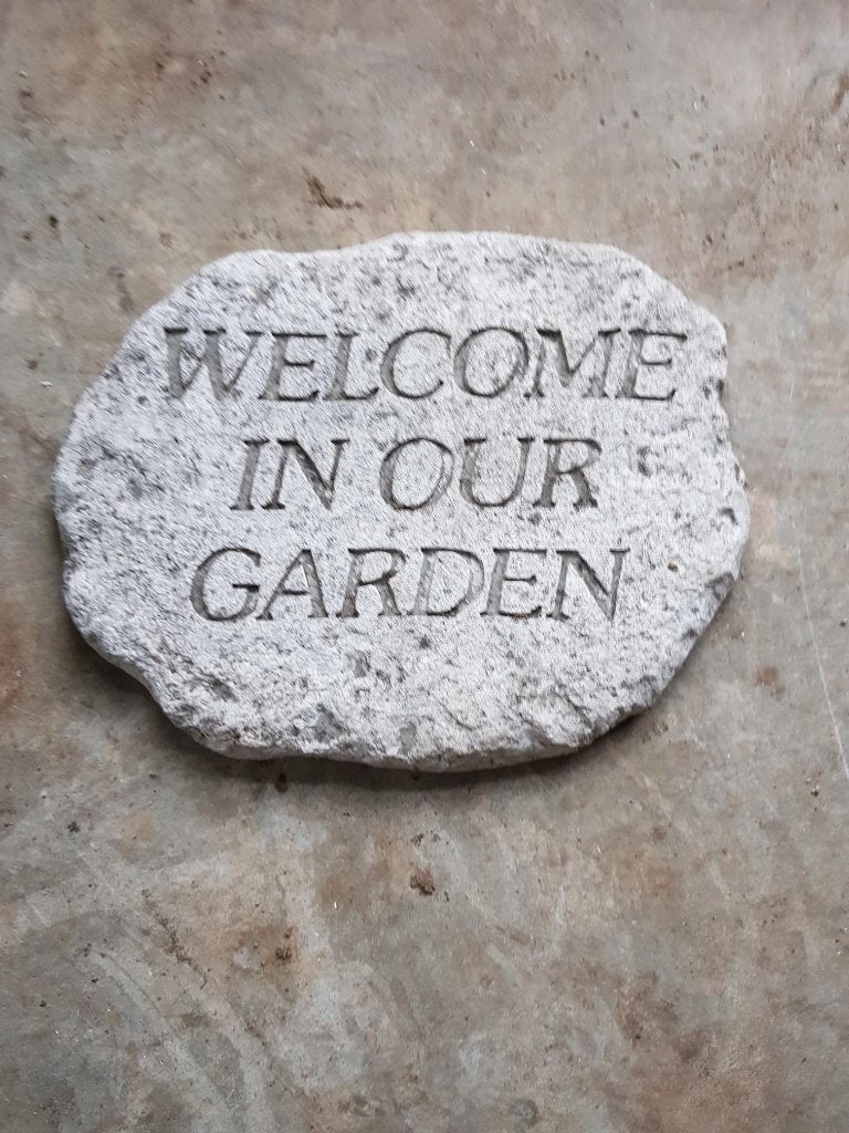 Betonnen wanddecoratie "Welcome in our garden", Tuin en Terras, Tuinwanddecoratie, Ophalen, Nieuw