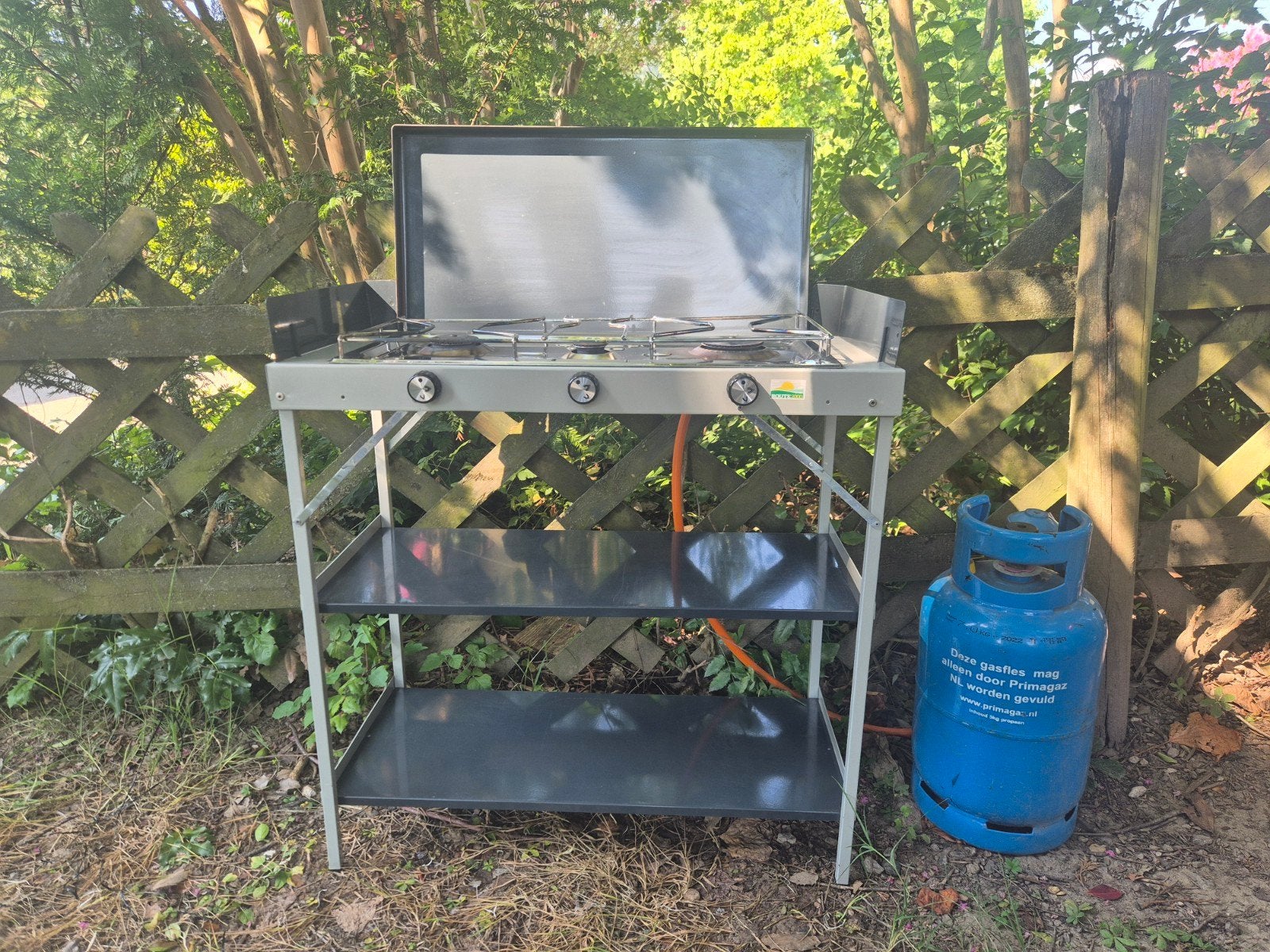 Camping gasstel 3 pits inclusief gastank!, Ophalen, Zo goed als nieuw