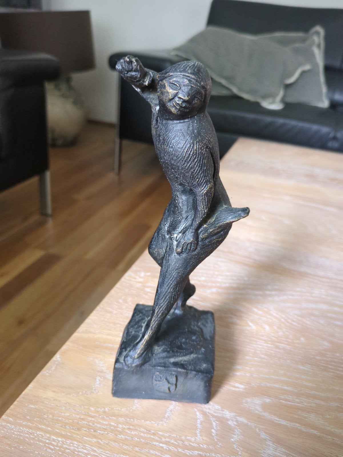 Bronzen beeldje Mestreechter Geis, Verzenden