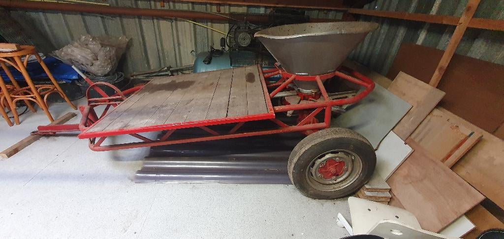 Kunstmest strooier voor achter tuintrekker kleine trekker, Ophalen, Gebruikt, 120 cm of meer