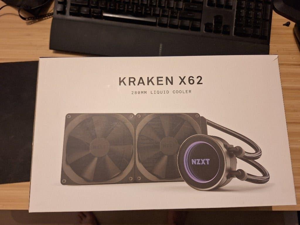 NZXT Kraken X62 280mm AIO CPU Cooler, Computers en Software, Computerkoelers, Zo goed als nieuw, Luchtkoeling, Ophalen of Verzenden