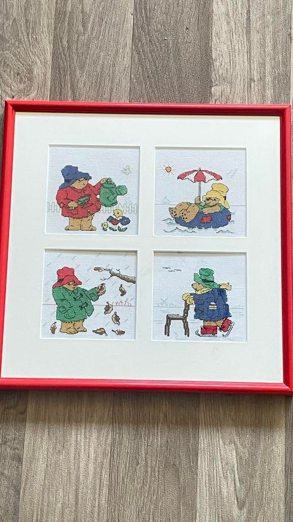 Professioneel ingelijst borduurwerk Beertje Paddington, Ophalen of Verzenden, Zo goed als nieuw, Overige typen