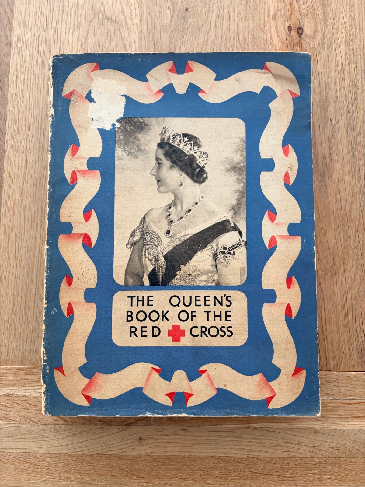 The Queen's Book of the Red Cross - Vintage Boek, Boeken, Ophalen, Gelezen, Europa overig