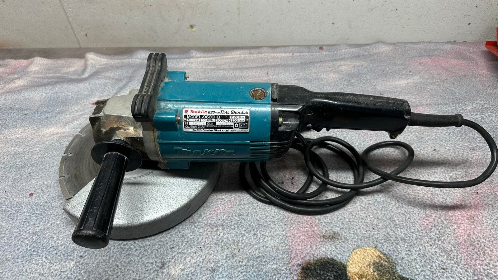 Makita 9005B Haakse Slijpmachine - Gebruikt, Ophalen, Gebruikt, 1000 watt of meer, Haakse handslijpmachine