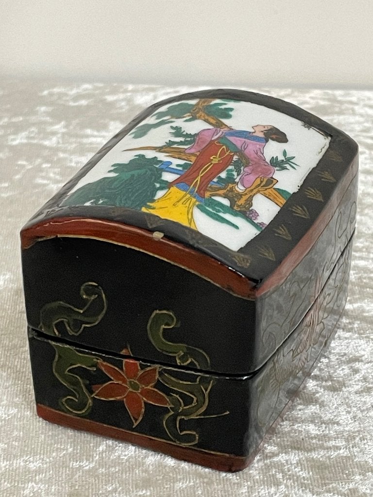 Oud Chinees Lakdoosje Geisha, Ophalen of Verzenden