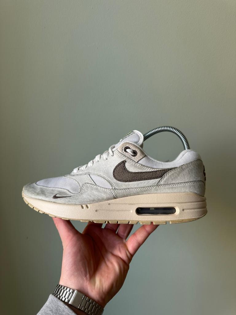 Nike Air Max 1 Ironstone / 42, Kleding | Heren, Schoenen, Overige kleuren, Ophalen of Verzenden, Sneakers of Gympen, Gedragen