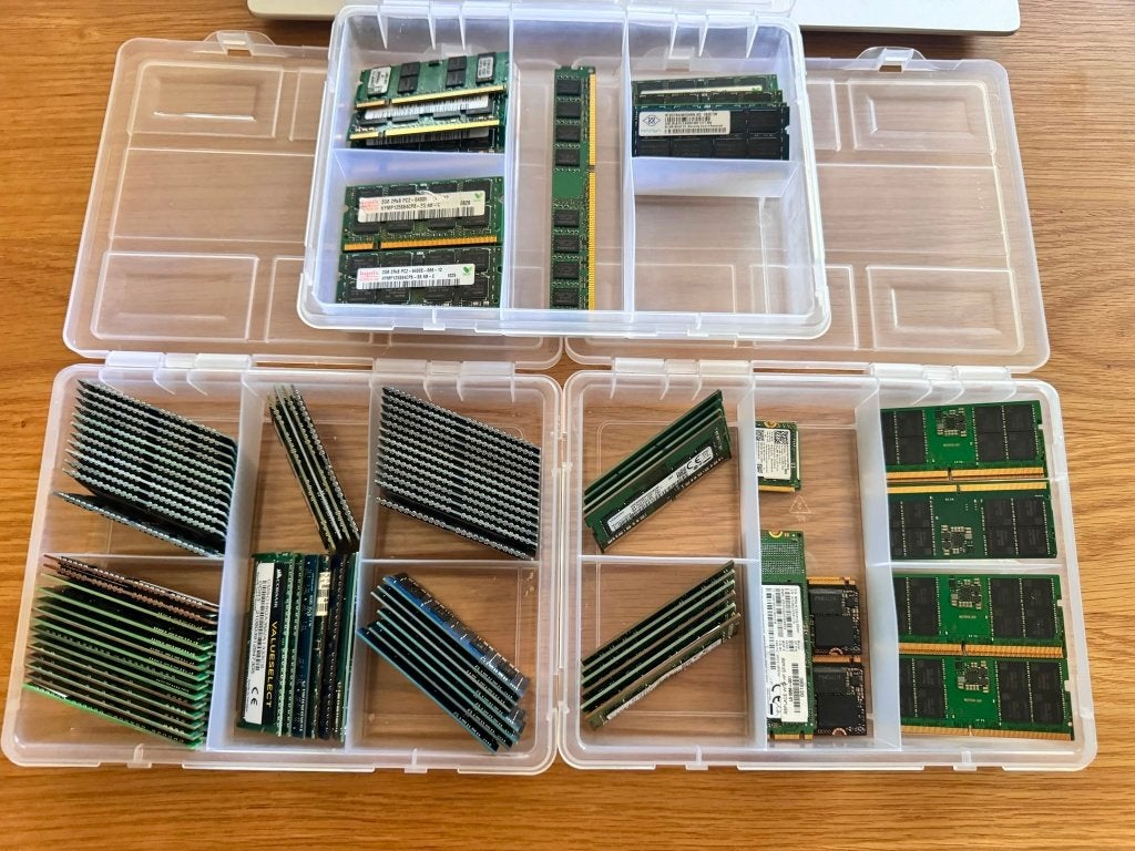 ram geheugen, werkgeheugen, ddr2 ddr3 ddr4 ddr5, Computers en Software, Overige soorten, Ophalen of Verzenden, Zo goed als nieuw