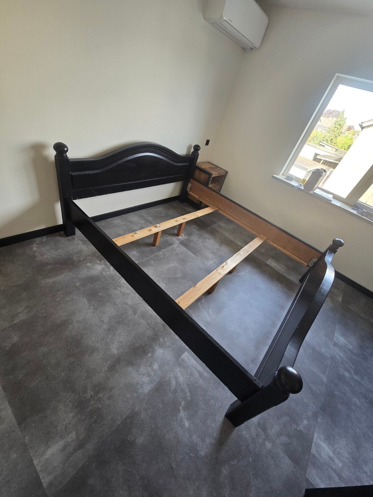 Gratis af te halen: Tweepersoonsbed 180x200 met nachtkastjes, Ophalen, Gebruikt, Zwart, Tweepersoons