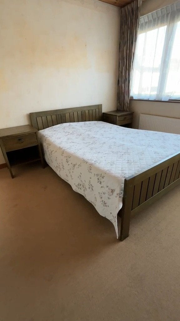 Vintage Bed 160x200 met 2 nachtkastjes